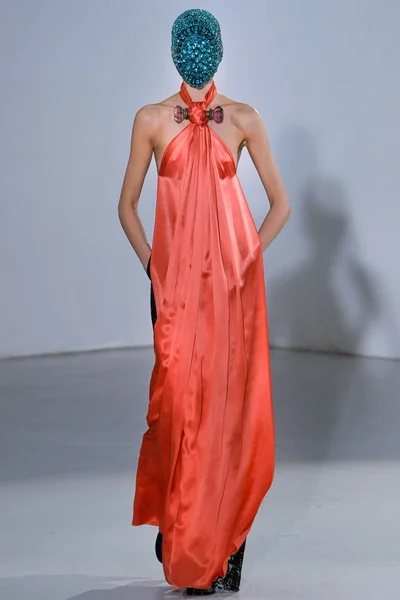 Look 9